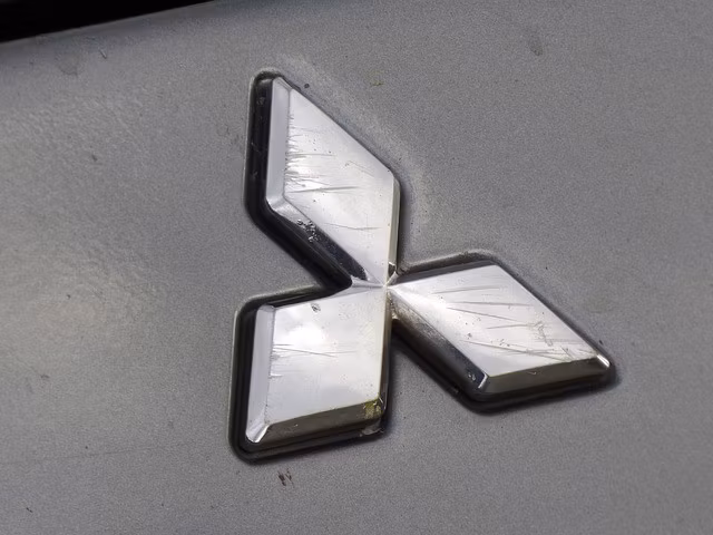 mitsubishi-333635_640