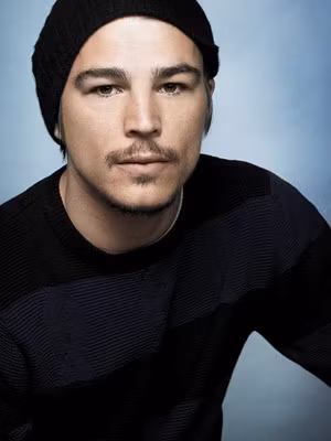 Josh-Hartnett-August-l