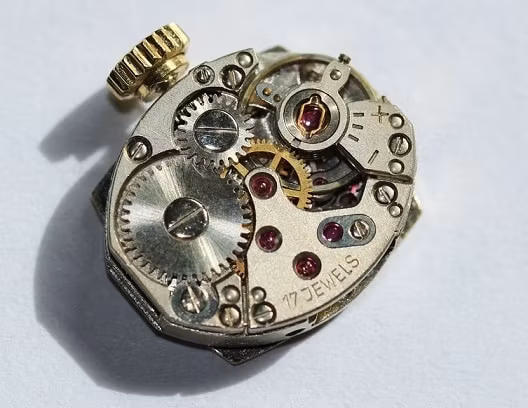 Грижа за механичен часовник